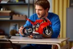 42202-LEGO-Technic-Motocykl-Ducati-Panigale-V4-S-6.jpg