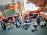 60444-LEGO-City-F1-Garaż-i-bolidy-Mercedes-AMG-i-Alpine-7.jpg