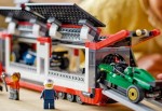 60445-LEGO-City-F1-Ciężarówka-z-bolidami-RB20-i-AMR24-F1-15.jpg