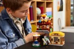21273-LEGO-Minecraft-Atak-balonowego-Ghasta-na-wioskę-10.jpg