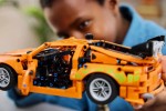 42204-LEGO-Technic-Fast-and-Furious-Toyota-Supra-MK4-9.jpg