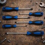 Śrubokręty Zestaw Wkrętaków Magnetyczne Wieszak Na Ścianę 9 szt Jobi X1209-16.png