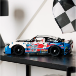 42153-LEGO-Technic-Nowy-Chevrolet-Camaro-ZL1-z-serii-NASCAR®-9.png